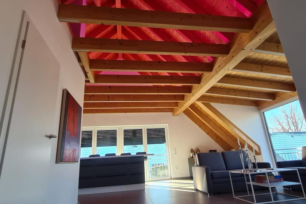 Moderne Ferienunterkunft/Wohnung Burgthann Esterno foto
