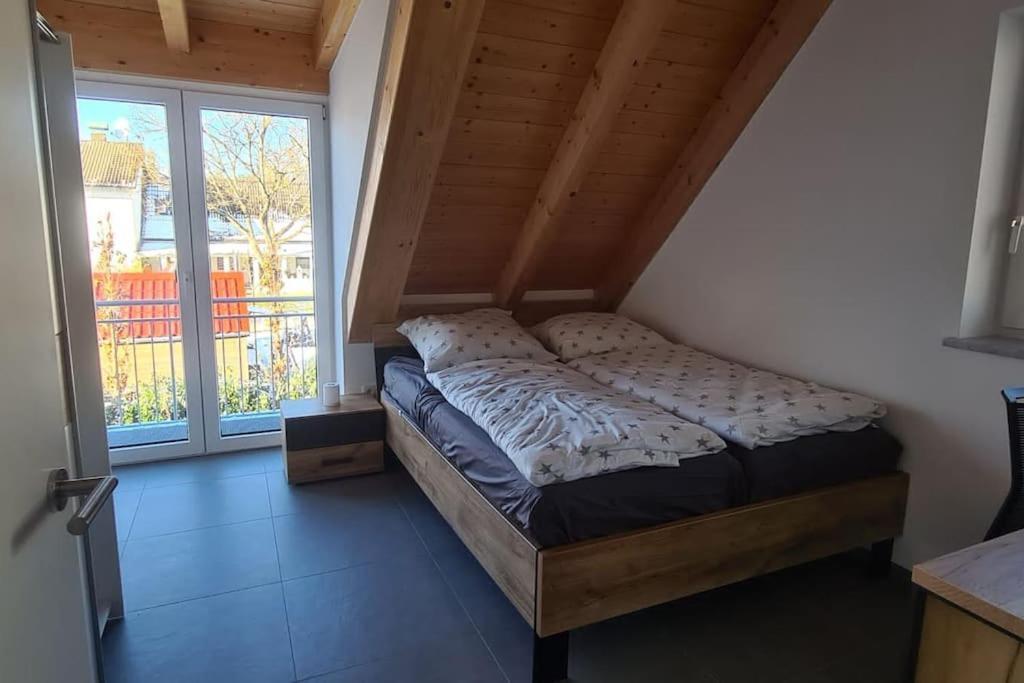 Moderne Ferienunterkunft/Wohnung Burgthann Esterno foto