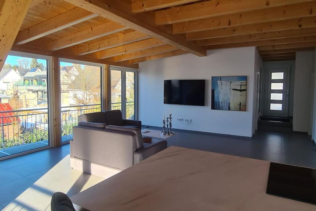 Moderne Ferienunterkunft/Wohnung Burgthann Esterno foto