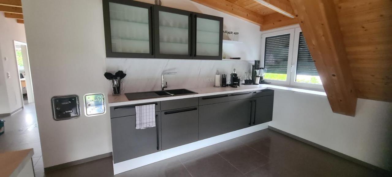 Moderne Ferienunterkunft/Wohnung Burgthann Esterno foto